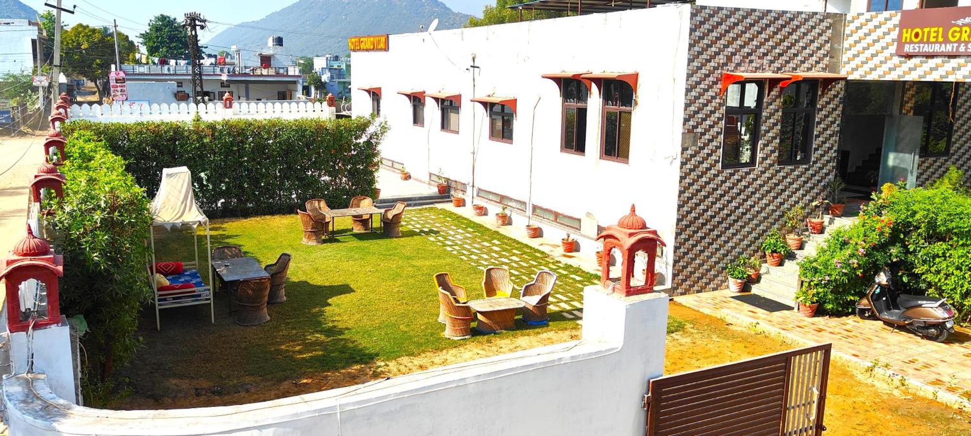 Hotel Grand Vijay Pushkar Extérieur photo